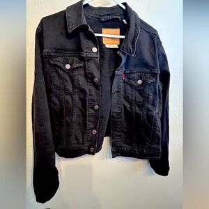 Women's Black Levi's Trucker Denim Jacket.